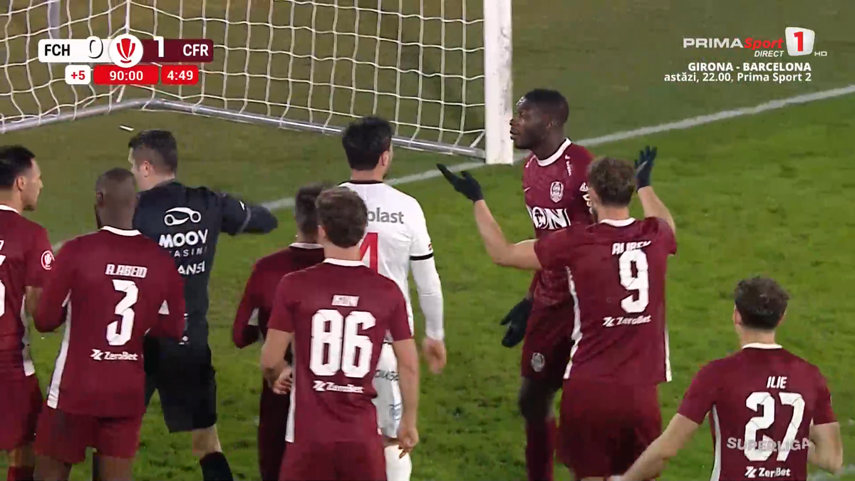 Andrei Chivulete anulează penalty-ul dictat pentru Hermannstadt // foto: capturi Prima Sport