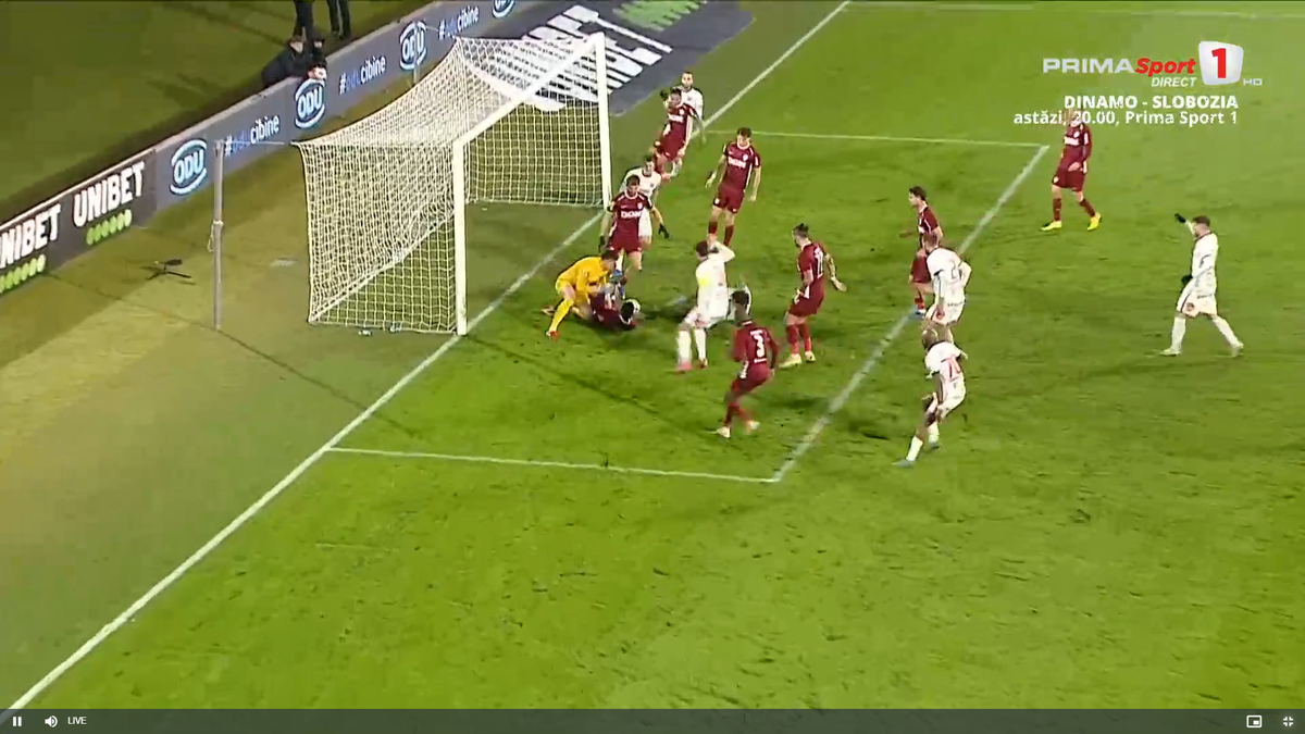 Andrei Chivulete anulează penalty-ul dictat pentru Hermannstadt // foto: capturi Prima Sport