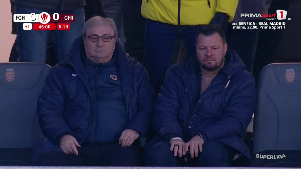 VAR a intervenit de DOUĂ ori la aceeași fază în Hermannstadt - CFR Cluj » Andrei Chivulete, întors la ultima fază a meciului într-un moment-cheie