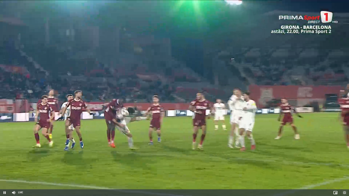 Andrei Chivulete anulează penalty-ul dictat pentru Hermannstadt // foto: capturi Prima Sport