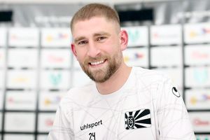 La 8 luni după ce i-a fost extirpată o tumoră, fostul dinamovist Marco Ehmann a semnat