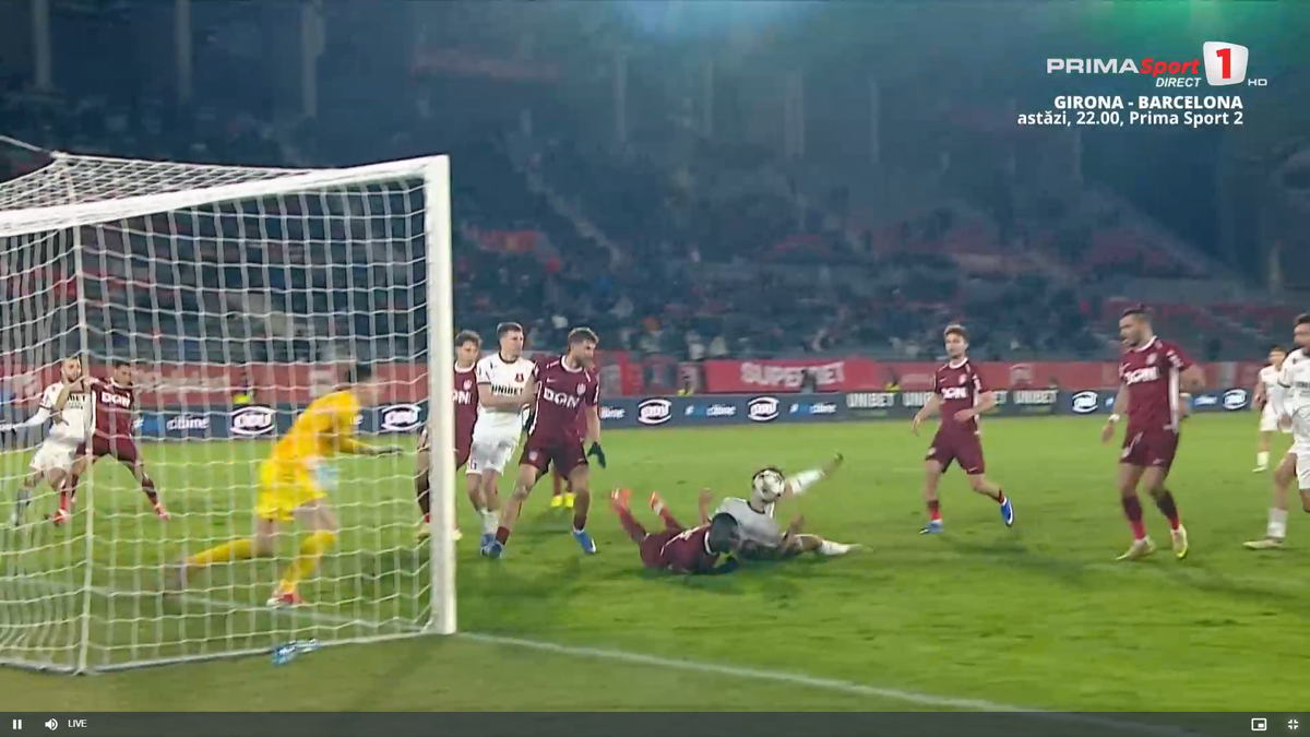 Andrei Chivulete anulează penalty-ul dictat pentru Hermannstadt // foto: capturi Prima Sport