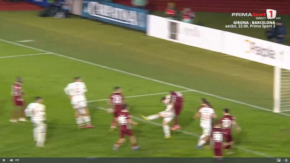 Andrei Chivulete anulează penalty-ul dictat pentru Hermannstadt // foto: capturi Prima Sport