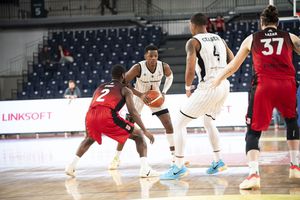 U-BT Cluj-Napoca – CS Dinamo București, duel pentru finala Cupei României » Antrenorul „dulăilor” contestă vehement arbitrajul