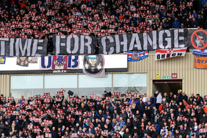 Omagiu controversat: fanii lui Rangers și cazul tânărului ucis la Lyon. Mesajele politice care au aprins spiritele în weekend: „Zdrobiți stânga!”