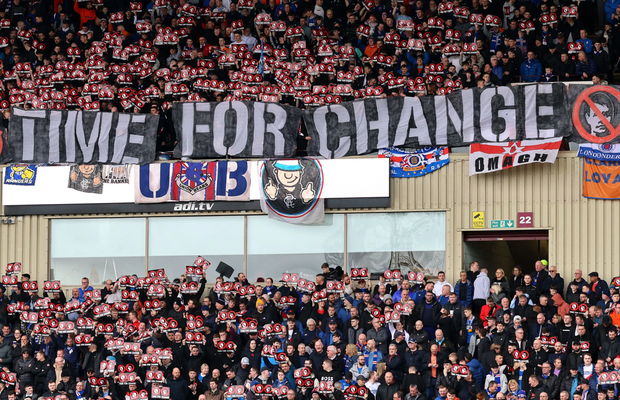 „Zdrobiți stânga!” » Fanii lui Rangers, protest politic față de uciderea unui tânăr în Lyon