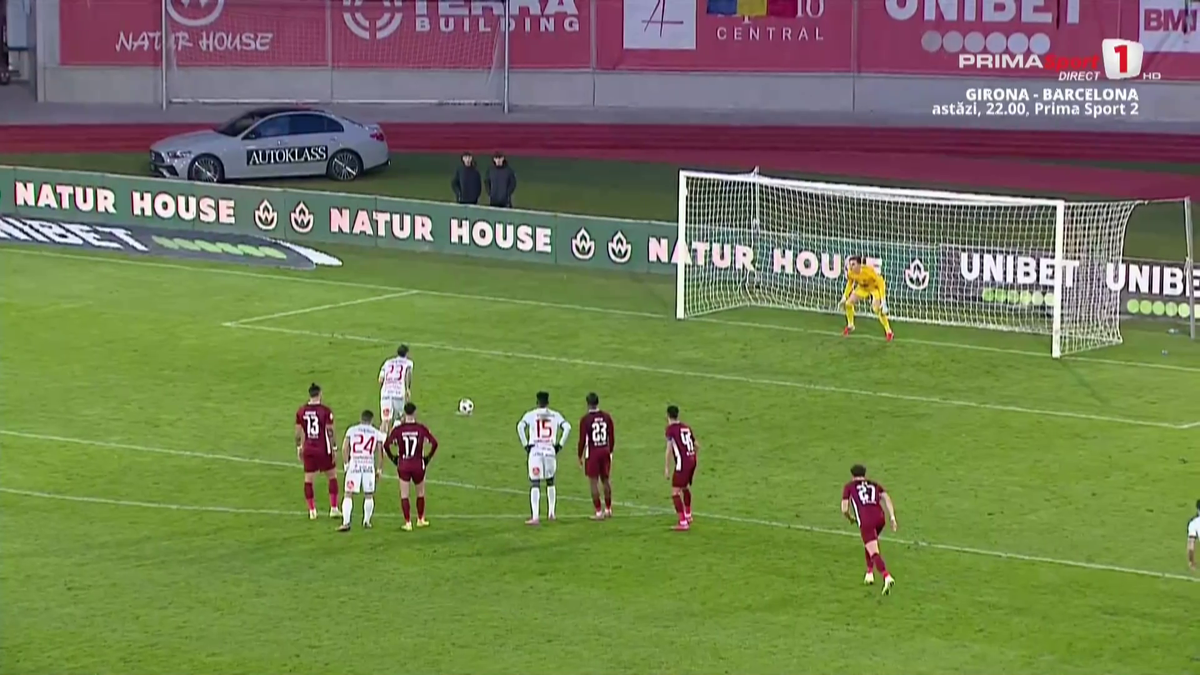 VAR a intervenit de DOUĂ ori la aceeași fază în Hermannstadt - CFR Cluj » Andrei Chivulete, întors la ultima fază a meciului într-un moment-cheie