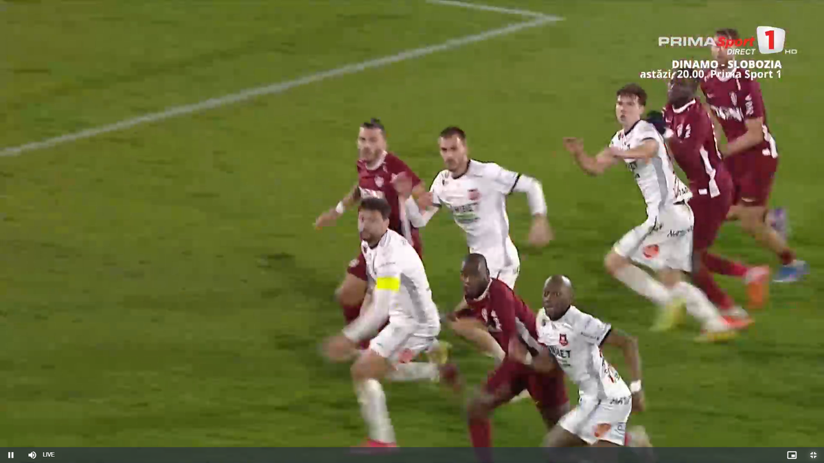 Andrei Chivulete anulează penalty-ul dictat pentru Hermannstadt // foto: capturi Prima Sport
