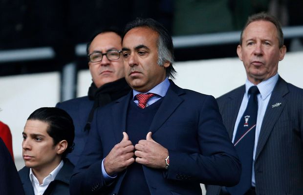 Fost președinte al unei echipe din Premier League, victima unui jaf » A fost înjunghiat la gât și mâini