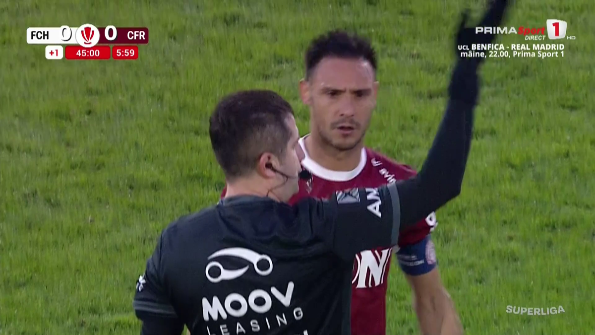 VAR a intervenit de DOUĂ ori la aceeași fază în Hermannstadt - CFR Cluj » Andrei Chivulete, întors la ultima fază a meciului într-un moment-cheie