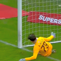 Dinamo vs Unirea Slobozia » Roșca scoate de pe linia porții // foto: captură Prima Sport
