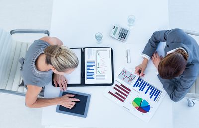 Cum se raportează achiziția unui electrostivuitor în termeni de eficiență economică?