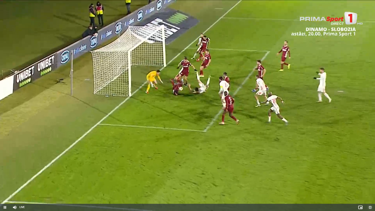 Andrei Chivulete anulează penalty-ul dictat pentru Hermannstadt // foto: capturi Prima Sport