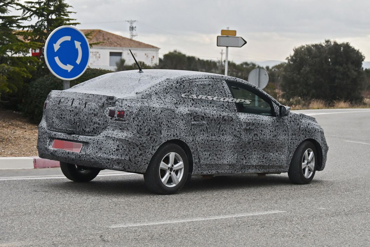GALERIE FOTO Noul model, Dacia Sandero, care va apărea în 2021, testat pe zăpadă: imagini spectaculoase