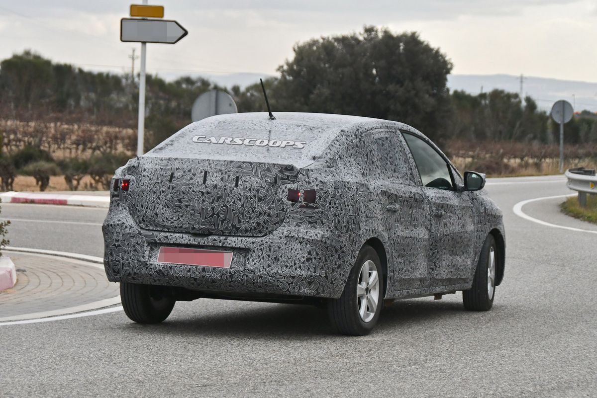 GALERIE FOTO Noul model, Dacia Sandero, care va apărea în 2021, testat pe zăpadă: imagini spectaculoase