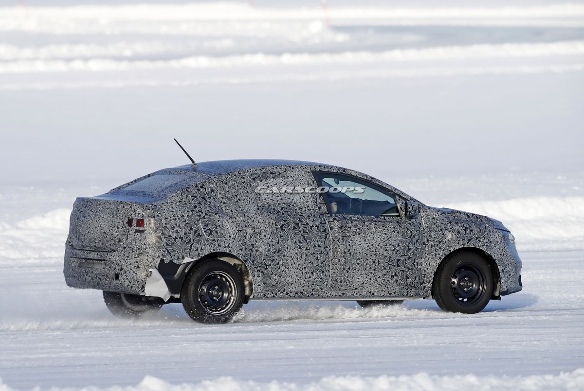 GALERIE FOTO Noul model, Dacia Sandero, care va apărea în 2021, testat pe zăpadă: imagini spectaculoase