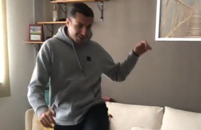 VIDEO Ce fac fotbaliștii din Liga 1 în timpul izolării provocate de coronavirus: Soiledis și Montini jonglează cu hârtie igienică :)