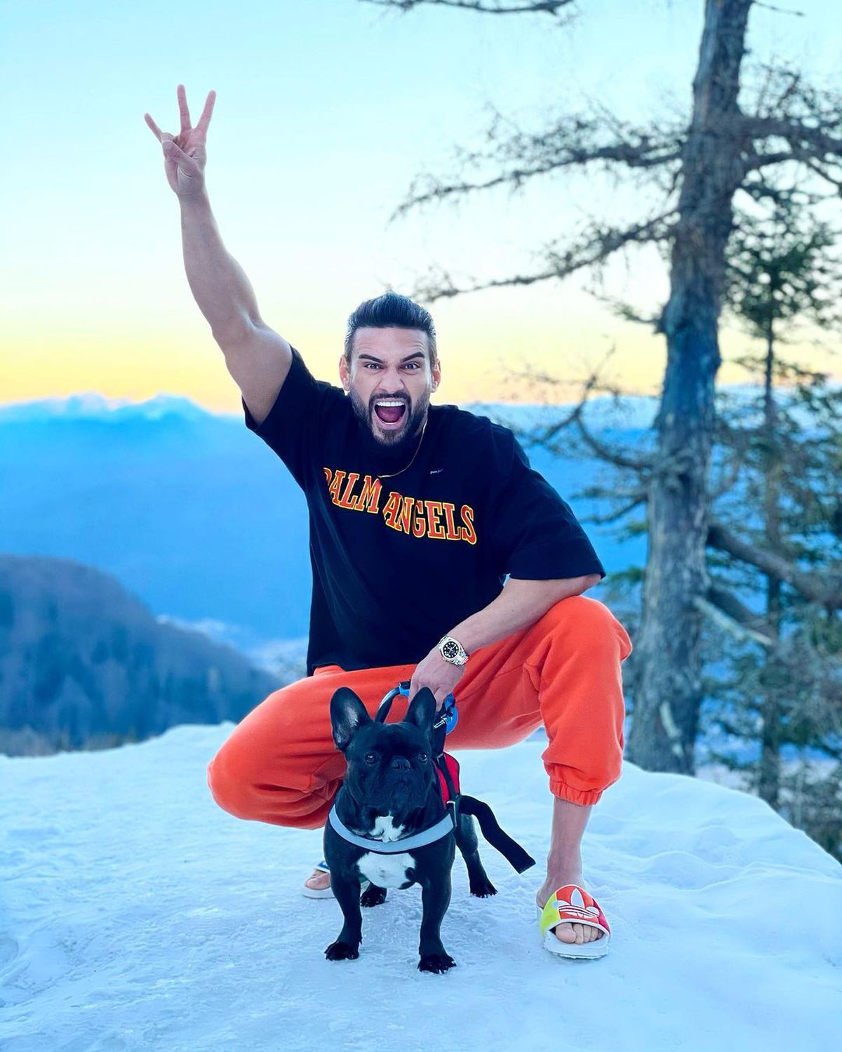 VIDEO EXCLUSIV Fostul atacant al Stelei, acum vlogger, e invidios pe succesul lui Dorian Popa: „Vreau să fiu cățelul lui. Învăț să latru! Sau să mă ia de maimuțoi”