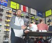 Florin, în propriul magazin de echipament sportiv //
FOTO Vlad Nedelea (Bacău)