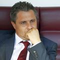 Marius Șumudică (50 de ani) este aproape de Rapid în aceste momente dificile, dar spune că nimeni din conducere nu l-a contactat.