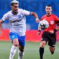 Andrei Ivan (24 de ani) a simțit dureri în prima repriză a partidei dintre CS Universitatea Craiova și UTA. A fost înlocuit la pauză cu Alexandru Tudorie (24 de ani).