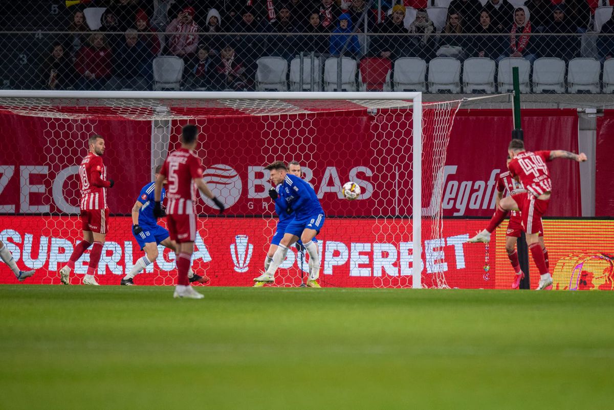 Sepsi - FCU Craiova, „finala” pentru play-off în SuperLiga