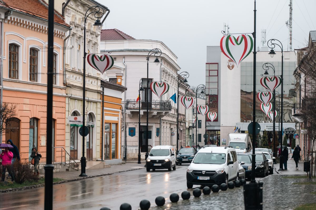 Sfântu Gheorghe, între ziua maghiarilor și rejucarea meciului Sepsi - FCU Craiova » Ce a găsit echipa Gazetei în reședința Covasnei înainte de meci
