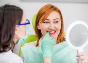 Iată ce situații ale pierderii dinților "acoperă" un implant dentar, la propriu și la figurat!