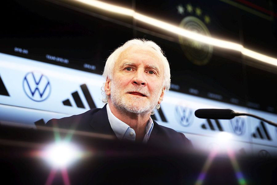 Rudi Voller, un fost jucător legendar al Germaniei, foto: Guliver/gettyimages Scandal uriaș în Germania! Marele Rudi Völler a ordonat renunțarea la banderola gay. S-a implicat și extrema dreaptă în discuție