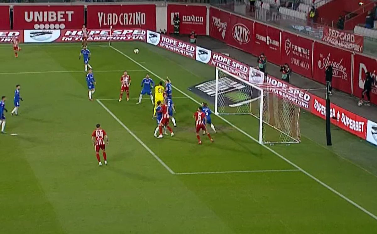 I-a „îngropat” pe olteni la Sf. Gheorghe! » Două gafe în 9 minute și iese din echipă