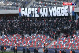 Protest la CSA Steaua: au întârziat meciul cu 10 minute + mesaj despre arestările de la Rapid
