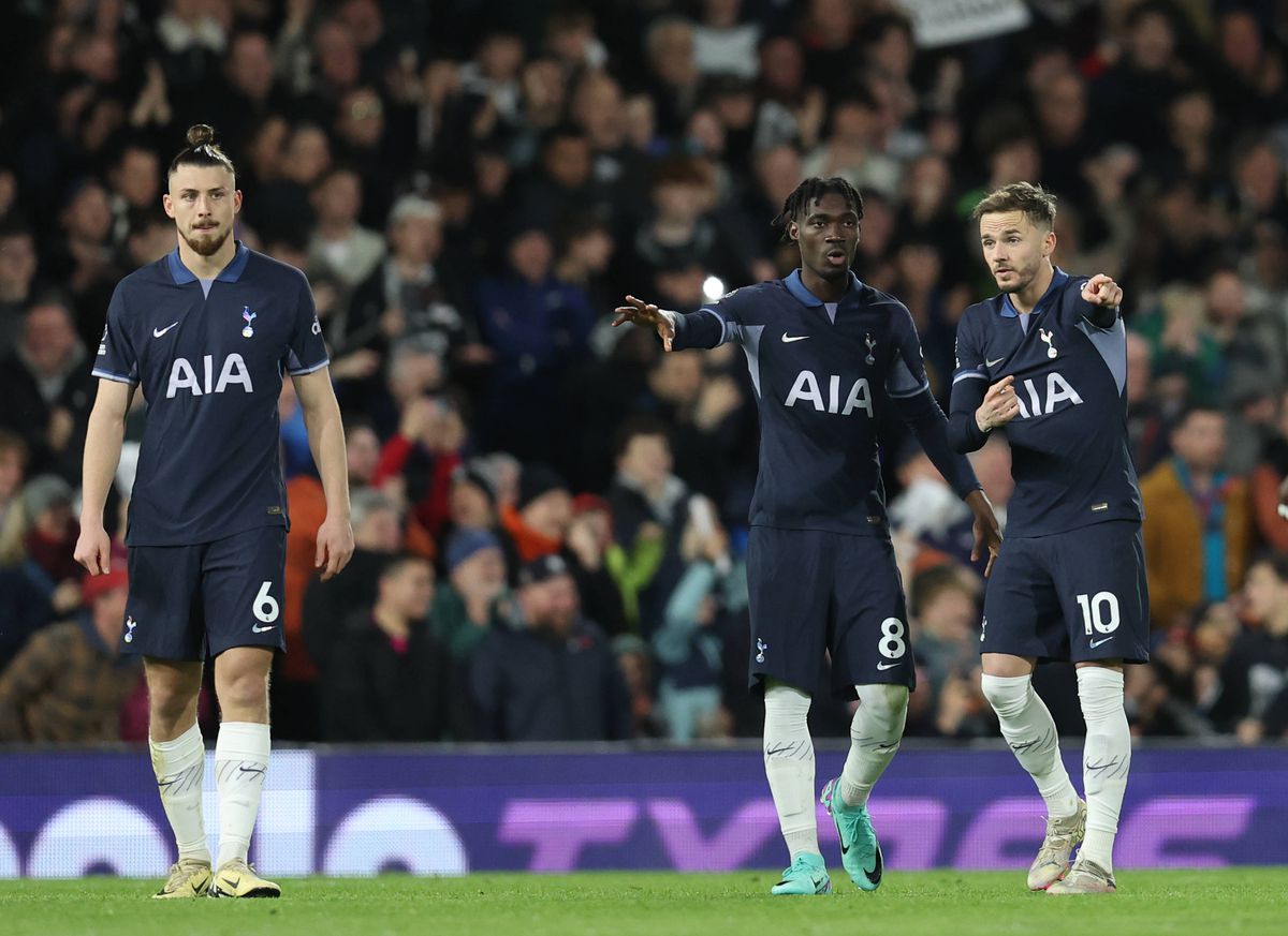 Fulham - Tottenham, runda 29 din Premier League. Drăgușin titular