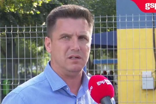 Narcis Răducan (49 de ani) este indignat de situația din liga secundă. În play-off s-au calificat două formații fără drept de promovare, CSC Șelimbăr și Corvinul Hunedoara.
