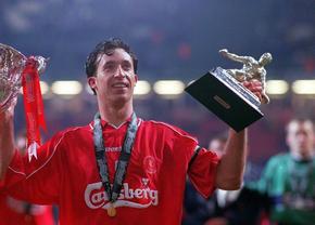 Robbie Fowler e în România! Fostul mare jucător va vedea cu fanii lui Liverpool meciul cu Manchester United