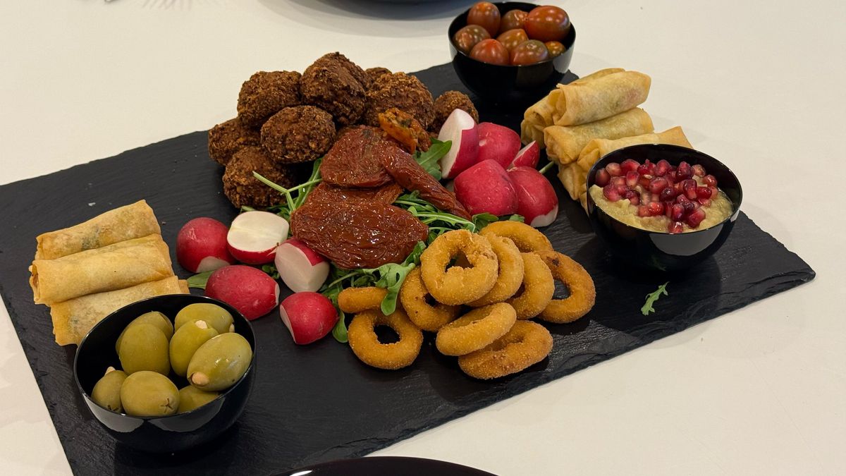 Cum arată loja lui Dan Șucu la FCSB - Rapid » Ce are în meniu patronul giuleștenilor