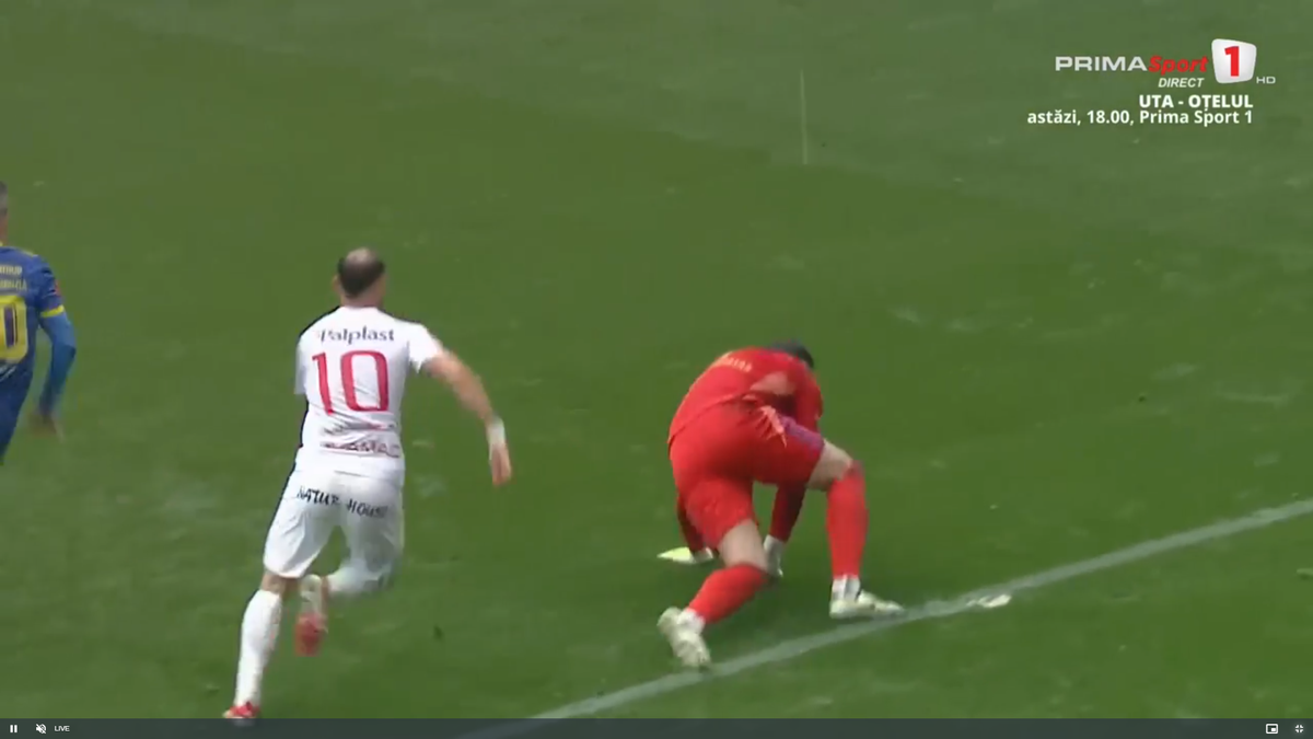 Gol de cascadorii râsului în Superliga! Ploaia de la Sibiu l-a doborât pe portarul Krell