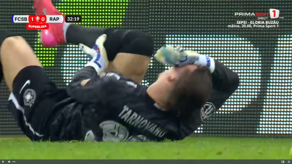 Rapid a cerut penalty în prima repriză a derby-ului cu FCSB