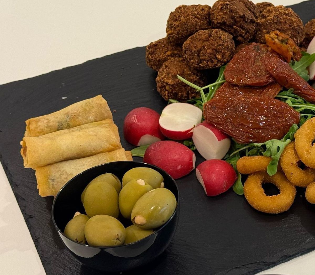 Cum arată loja lui Dan Șucu la FCSB - Rapid » Ce are în meniu patronul giuleștenilor