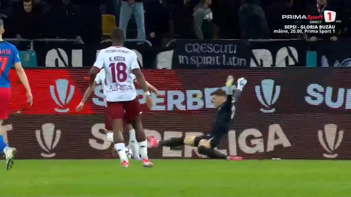 Faza din Rapid - FCSB care l-a făcut pe Marius Șumudică să ceară disperat intervenția VAR » Primul verdict al specialistului