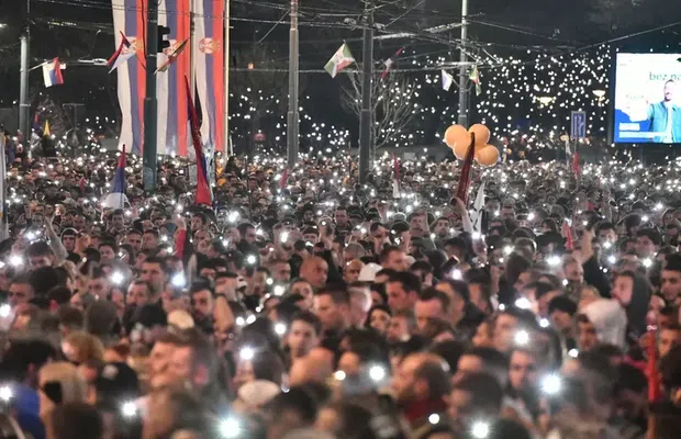 Imagini NEMAIVĂZUTE de la Belgrad: cel mai mare protest din istoria țării » Sute de mii de oameni pe străzi! Djokovic, printre sportivii care au susținut demersul