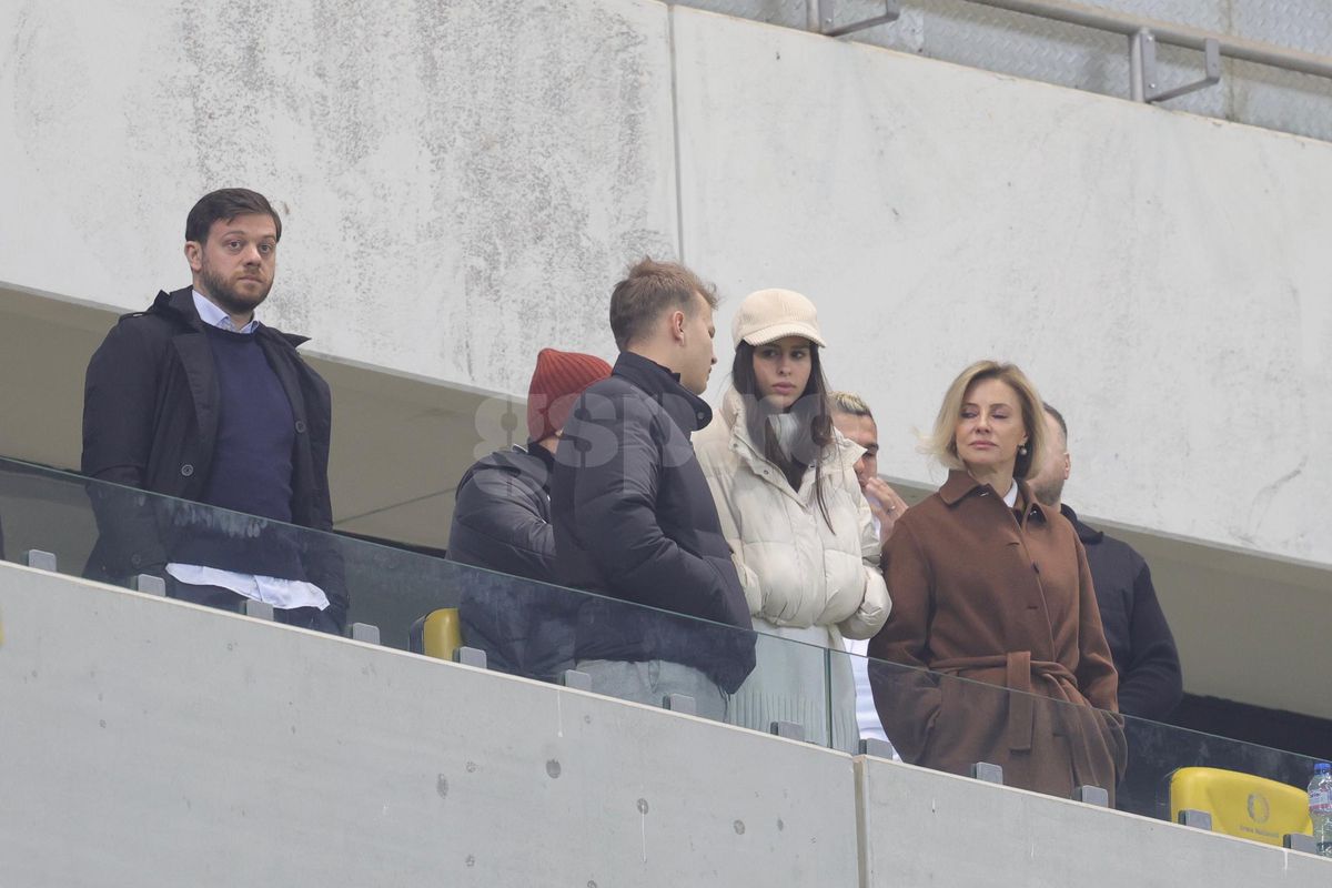 Dan Șucu, surprins la derby alături de jucătorul pe care a luat 500.000 de euro! Mircea Lucescu și Mircea Geoană sunt prezenți pe stadion
