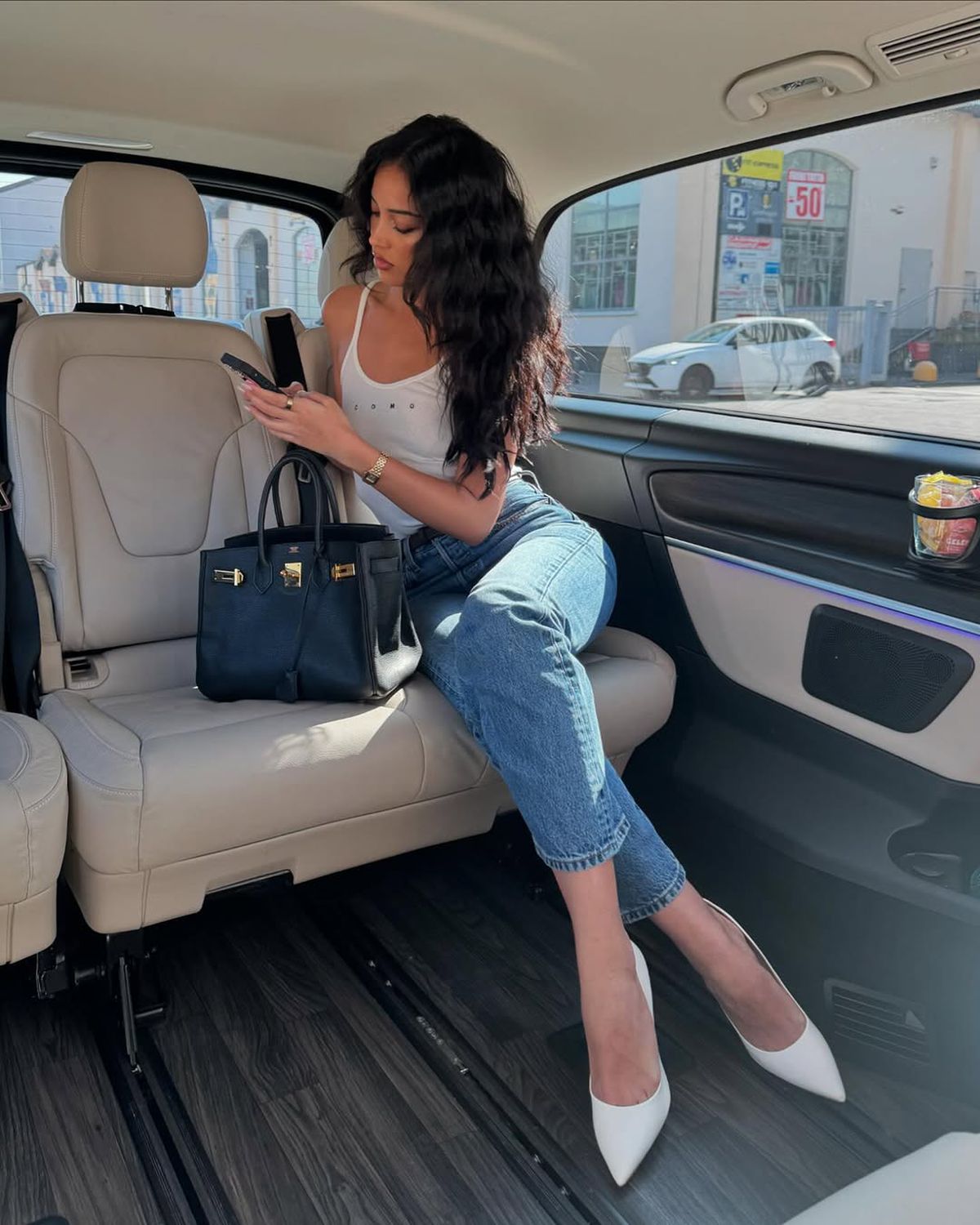 Ea îl consolează după debutul de coșmar din Serie A! » Lui Dele Alli îi merge bine doar în afara terenului