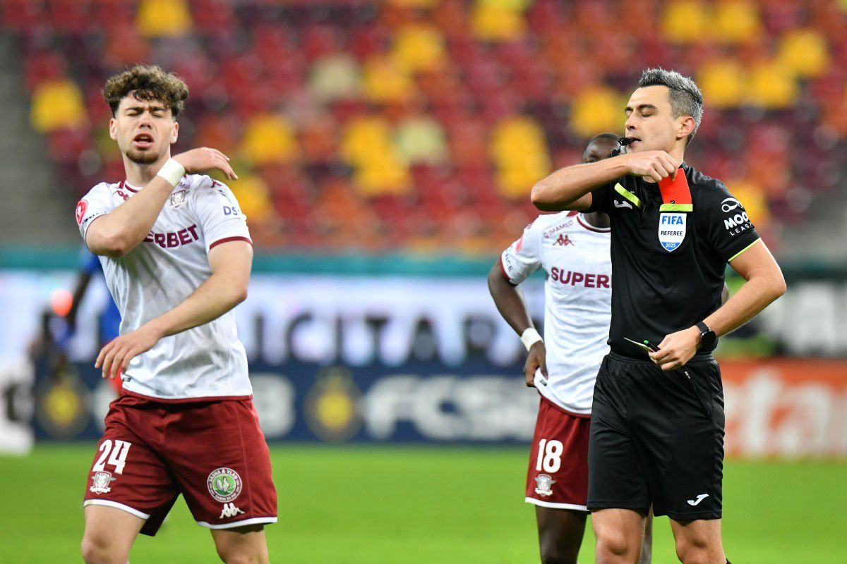 Rapid a rămas în 10 oameni contra FCSB-ului. Un expert în arbitraj contestă: „Niciodată galben acolo!”