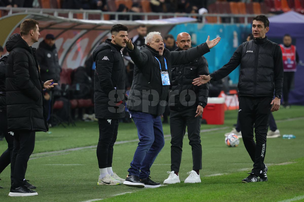 Șumudică a protestat în prima repriză