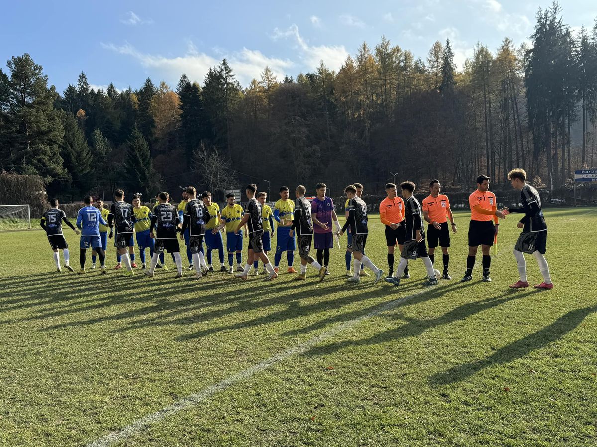 Stadionul din Râșnov, poziționat într-un loc pitoresc