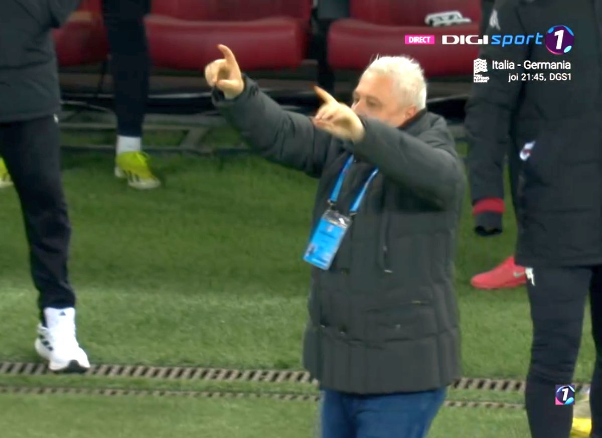 Faza din Rapid - FCSB care l-a făcut pe Marius Șumudică să ceară disperat intervenția VAR » Primul verdict al specialistului