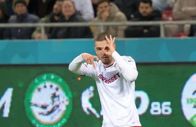 Denis Ciobotariu are o relație specială cu un coleg de la Rapid: „Ne ajutăm reciproc!”