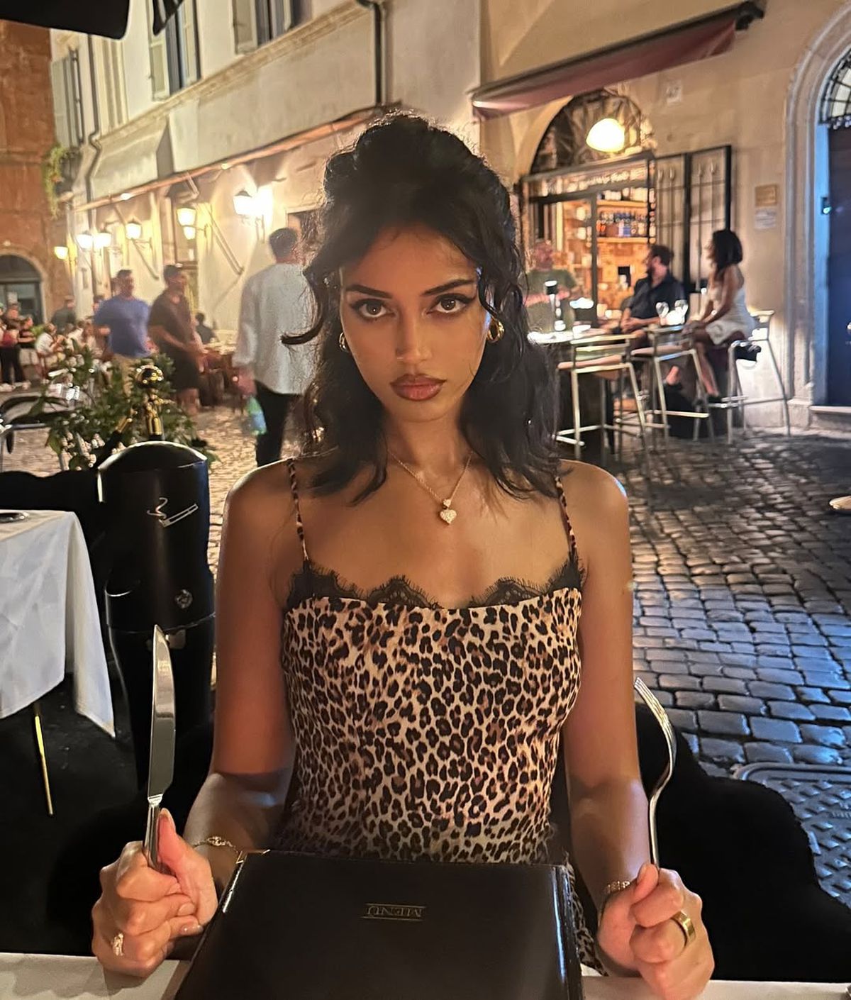 Ea îl consolează după debutul de coșmar din Serie A! » Lui Dele Alli îi merge bine doar în afara terenului