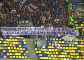 Toate mesajele galeriilor din FCSB - Rapid » Ironii tăioase și 4 bannere INTERZISE de Jandarmerie: „Nu reușiți în veci”
