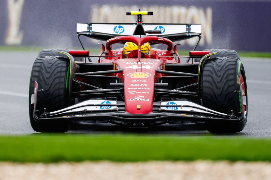 Lewis Hamilton în acțiune FOTO Imago Images Dezastru pentru Ferrari în prima cursă a sezonului » Frederic Vasseur promite altceva pentru Marele Premiu al Chinei: „Va fi diferit”